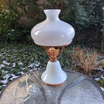 Retro el. lampa - ve stylu petrolejové lampy