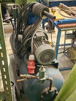 Komprezor 150l
