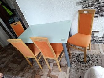 Matrace + jídelní stůl, a židle