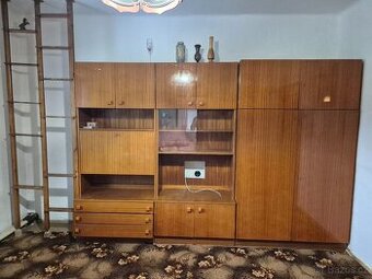 Retro obývací stěna z 70. let 20. století