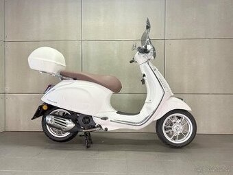 Vespa Primavera 125 3V ABS - ČR / JEN 480 KM / MNOHO DOPLŃKŮ
