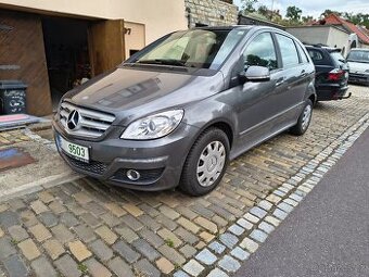 Mercedes B 160 benzín 70kw r.v.2011