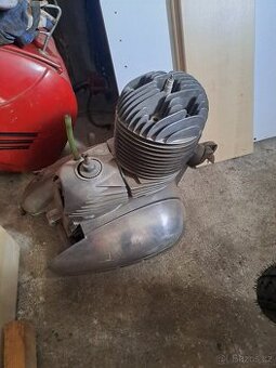 2x motor Jawa 250/353