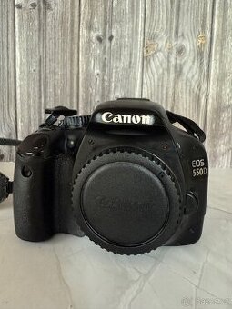 Canon EOS 550D fotoaparát