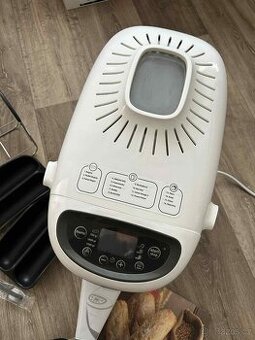 Domácí pekárna Tefal PF 610138