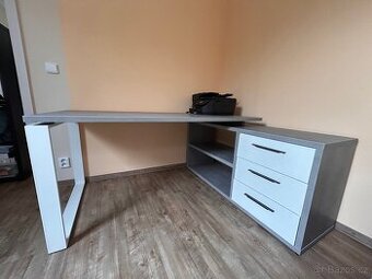 Pracovní stůl – super stav