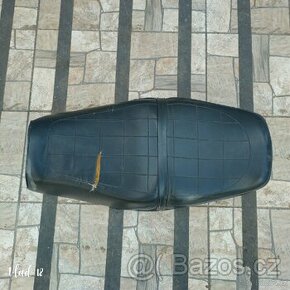 Honda CX-500 1978-1983 poničené sedlo