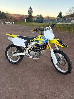 Suzuki RMZ450 2005