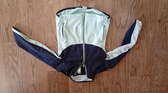 divci mikina zn.decathlon 131-140 cm