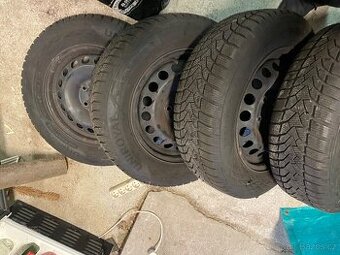 Prodám zimní pneu na plechu R15