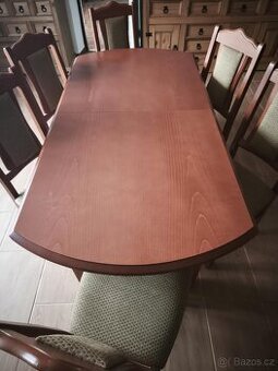 Jídelní stůl s židlemi