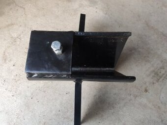 VARI Kříž štípací pro 16, 18 a 22 TON

