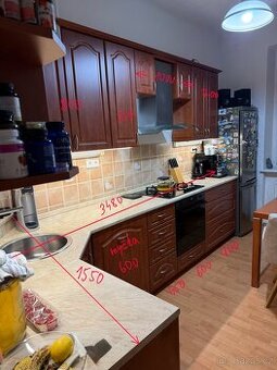 Kuchyňská linka se dřezem a spotřebiči viz. popisek