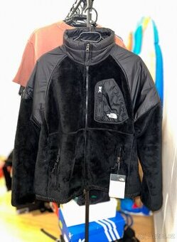 The North Face versa velour