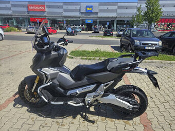 Honda X-ADV 750 - nová v ČR, najeto 12,5 tis. km