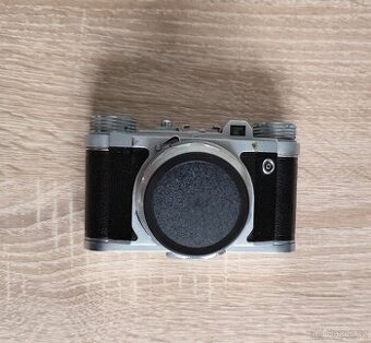 HISTORICKÝ FOTOAPARÁT ALTIX S OBJEKTIVEM CARL ZEISS JENA