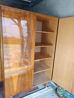 Prodám dřevěné skříně