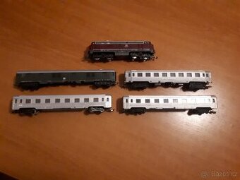 PRODÁM VLÁČKY  -  HO  MAŠINKU A 4 VAGÓNKY.