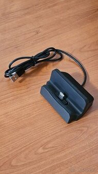 Nabíjecí USB-C stojánek