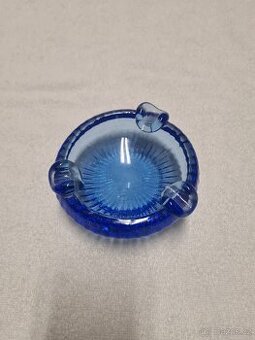 Popelnik stary skleneny