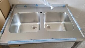 Nerezový dvoudřez samostatně stojécí