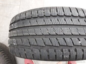 225/45/17 Zimní PO 1 KUSE