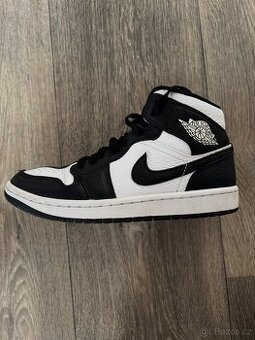 Air Jordan 1 Mid Panda