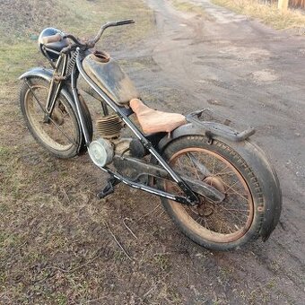 ČZ 175 předvalecna