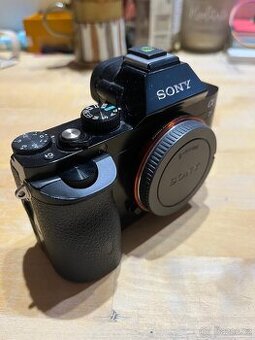 📸 Sony A7 Mark I + 2× Samyang objektiv + příslušenství