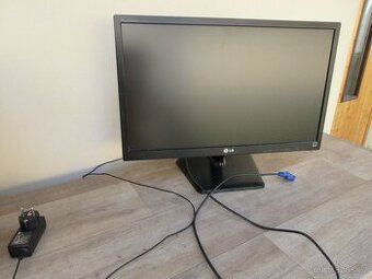 SLEVA - Funkční monitor k PC zn. LG - Brno