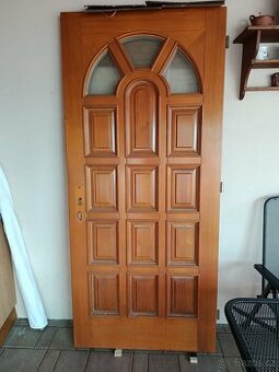 Vchodové dveře