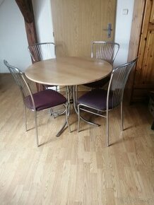 Stůl a židle - 1