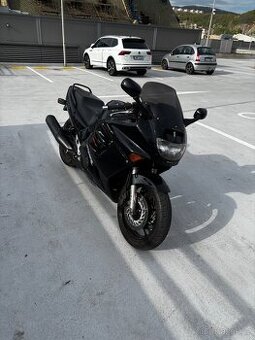 Honda cbr 1000f dual