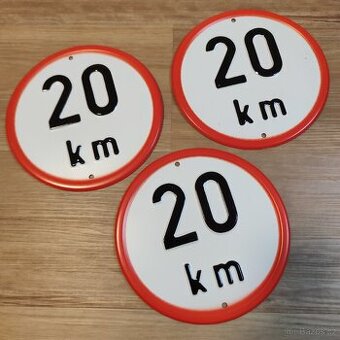 Traktor 1x Nová plechová cedule 20 km