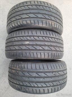 Prodám 3ks letné gumy 235/35/19 aj po 1kuse
