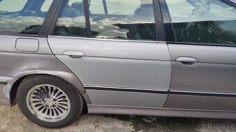 BMW e39 touring zadní pravé dveře Artic Silver