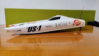 RC loď catamaran