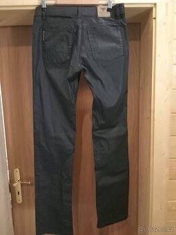 Lesklé dámské kalhoty JackieO-vel.31