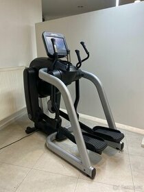 Life Fitness FlexStrider Discover SE – eliptický trenažér