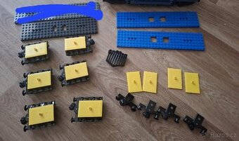 Lego vlakové příslušenství a koleje