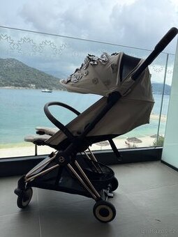 Cybex Coya Simply Flowers Nude Beige