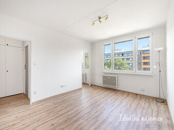 Pronájem bytu 1+kk, Varnsdorfská, Střížkov,  14900 Kč/měs, 2