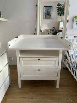 IKEA Sundvik prebalovaci pult a komoda