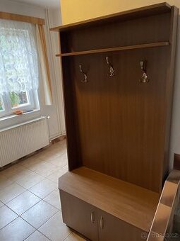 Nábytek - úložný, do chodby atd.