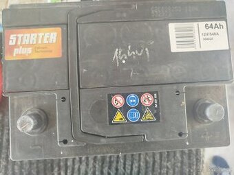 Nové filtry apod.Úklid garáže různé díly na auta