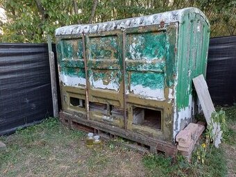 Včelín nebo skladový kontejner