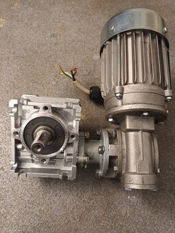 ELEKTROMOTOR ŠNEKOVÁ PŘEVODOVKA GRIL