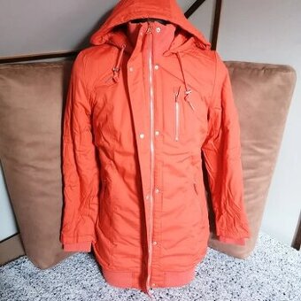 Nádherná zimní bunda s kapucí vel.40-42