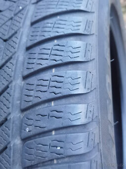 zimní 245 50 19 Pirelli run flat