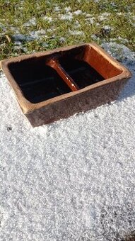 Keramické krmítko dvoudílné.